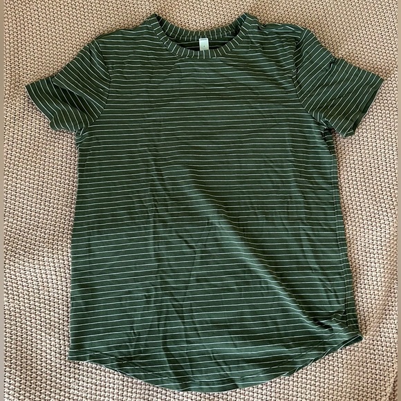Lululemon Love Crew Short Sleeve T-shirt in Olive Green, US Women’s Size 4 - Picture 6 of 9
